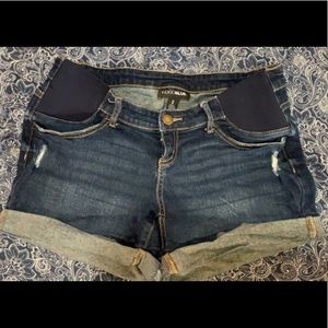Maternity shorts